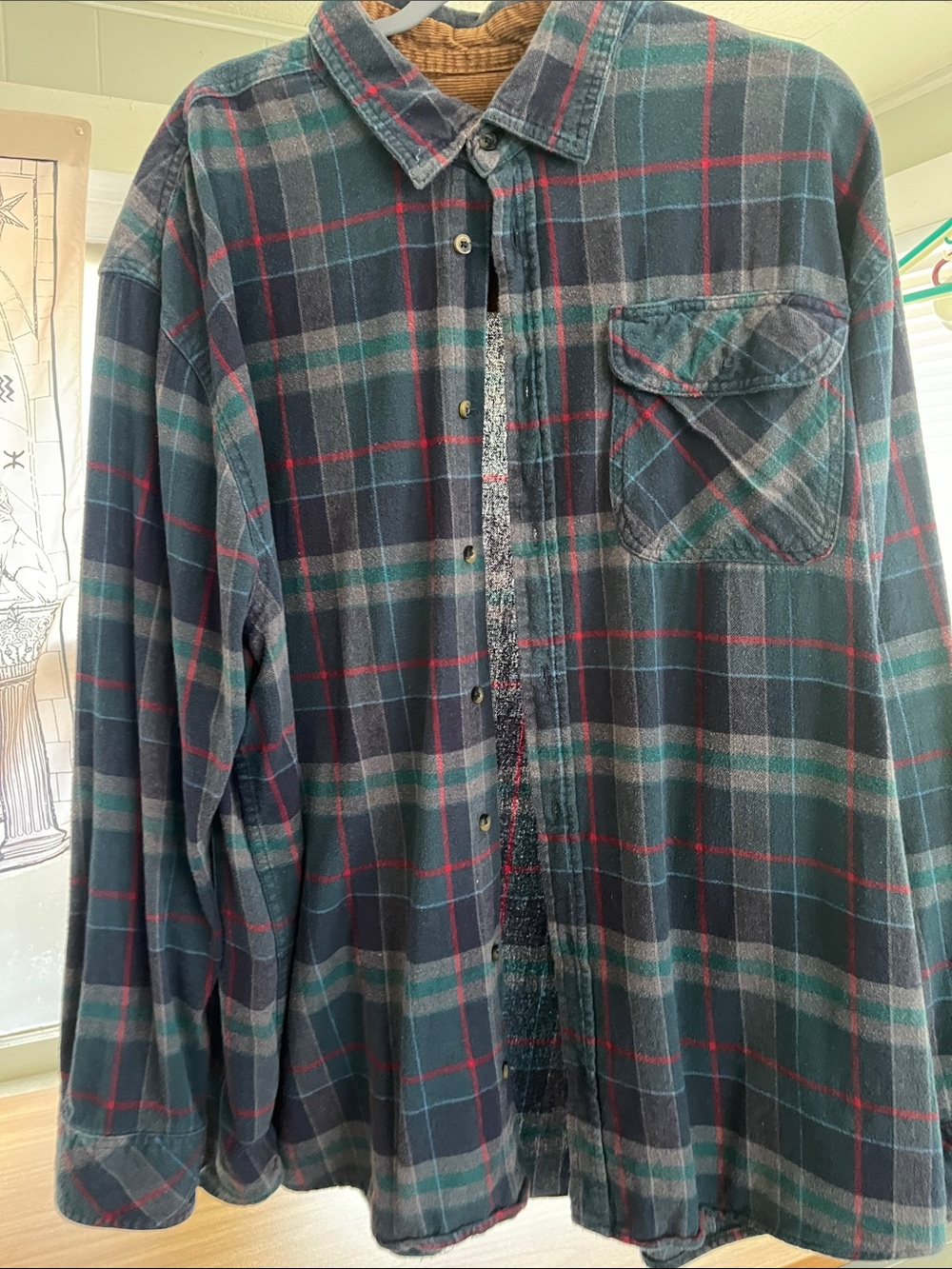 Men's Dark Green & Black Plaid Button-Down Shirt